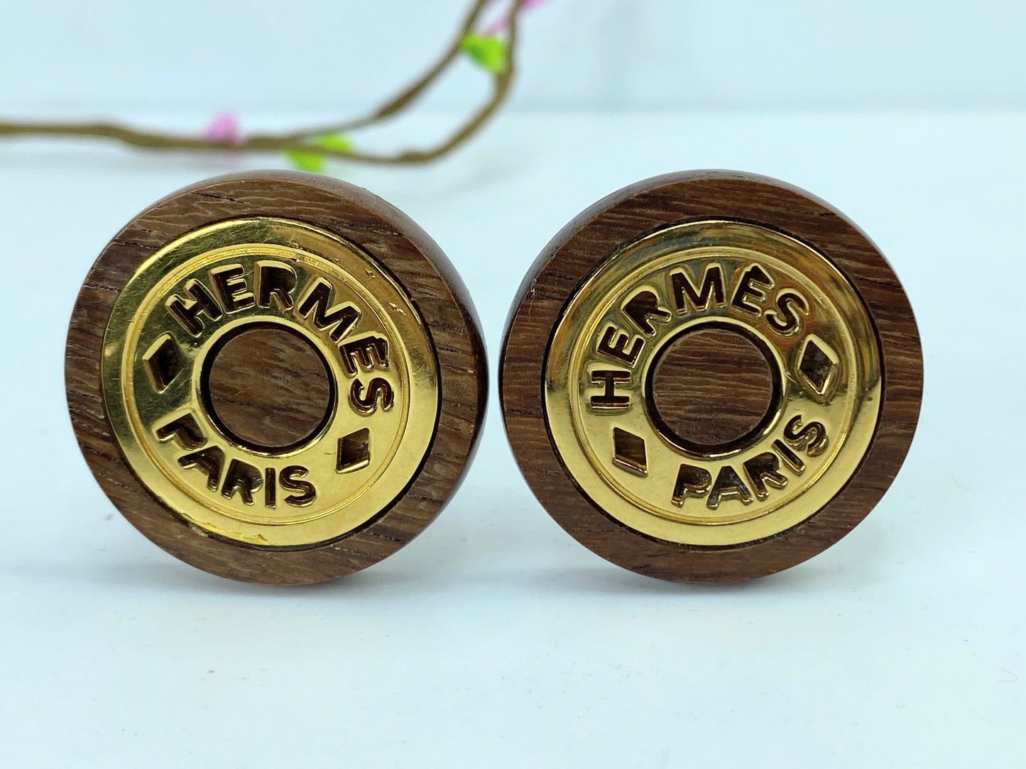 Vintage Hermès Clou de Selle Wood Golden Hardware clip on earrings GS666