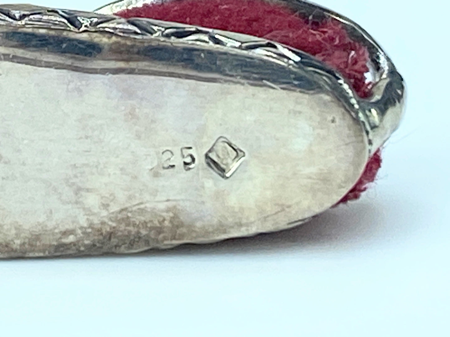 Sweet Novelty sterling silver 925 miniature shoe sandal pin cushion A128