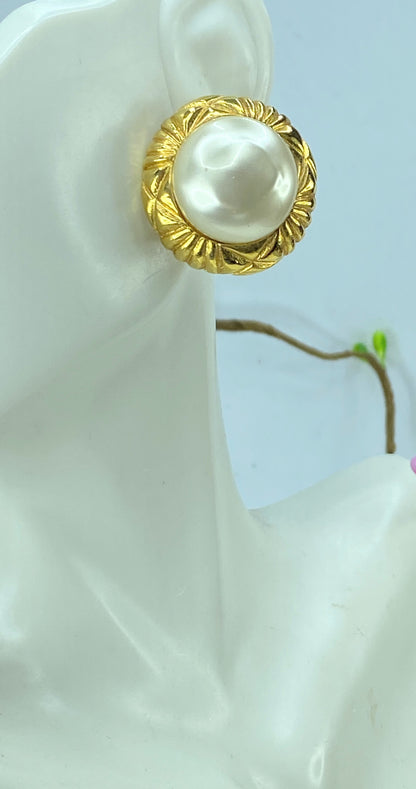 Vintage c1990 CHANEL Earrings Faux Pearl Vintage GP Gold clip on earrings GS667