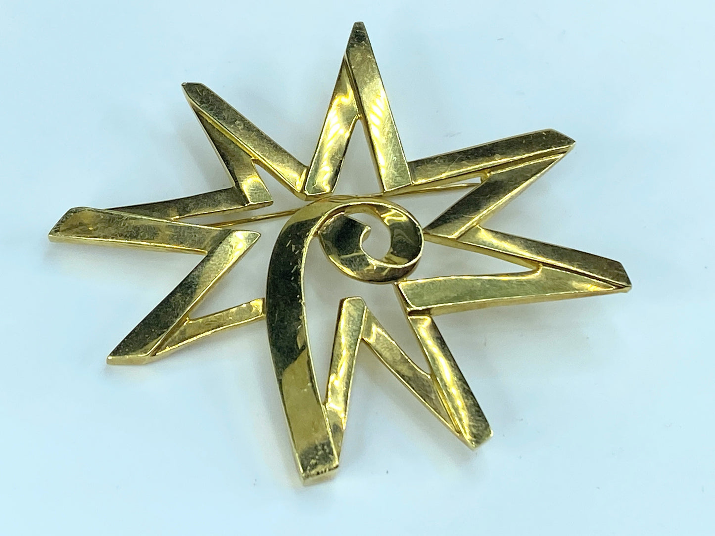 Paloma Picasso For Tiffany & Co. Star Geometric Brooch in 18k Gold JR9233