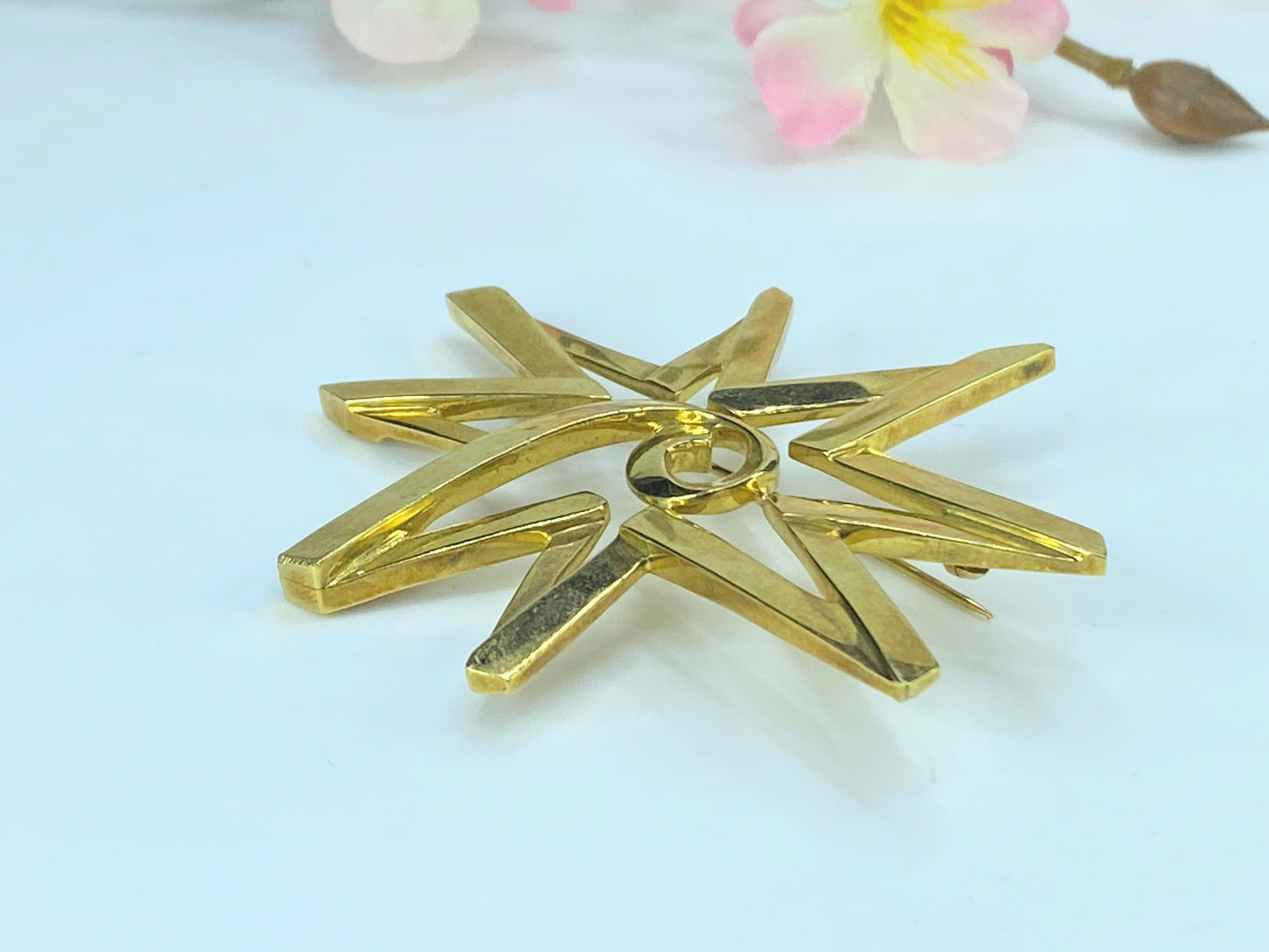 Paloma Picasso For Tiffany & Co. Star Geometric Brooch in 18k Gold JR9233