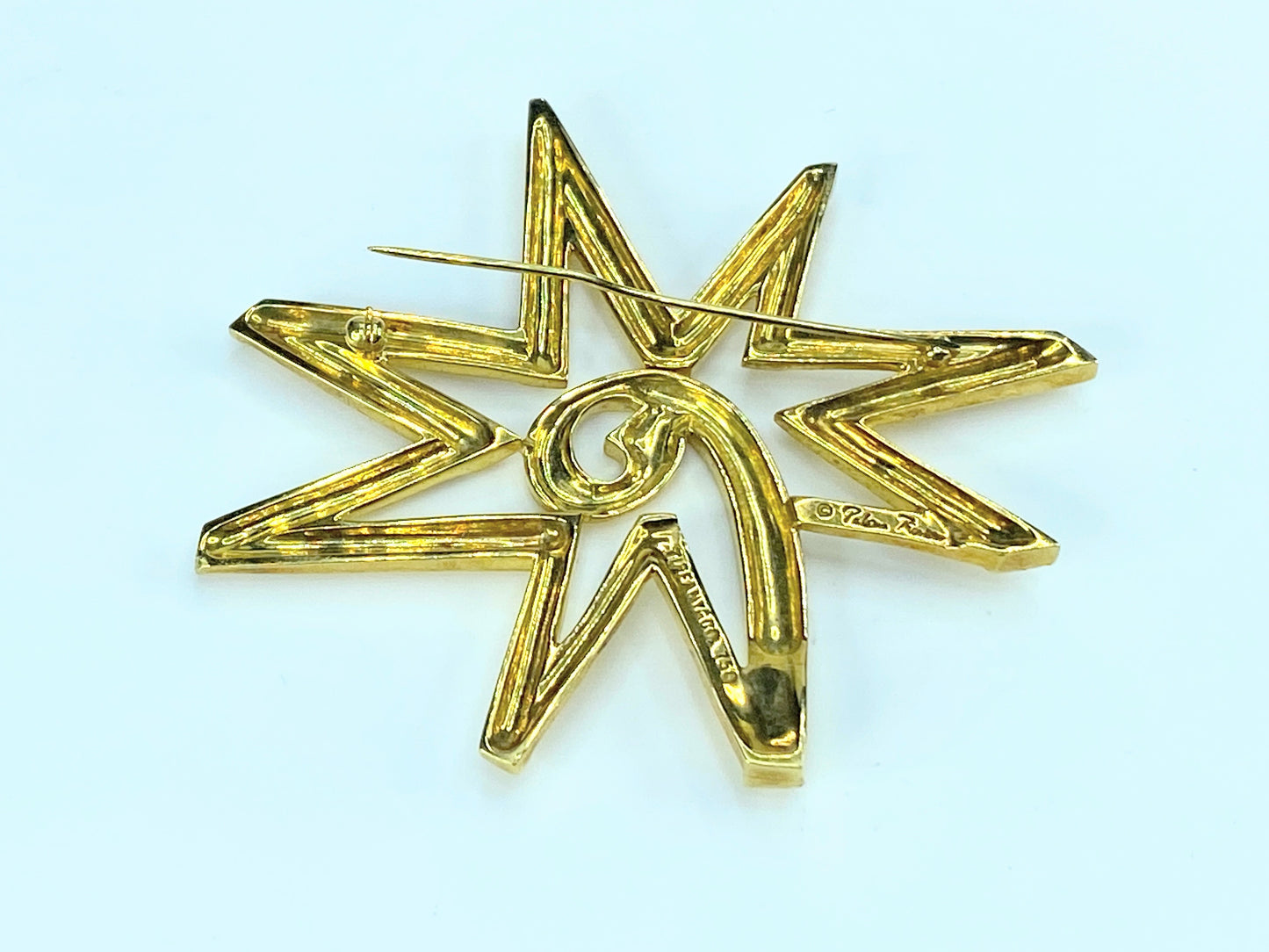 Paloma Picasso For Tiffany & Co. Star Geometric Brooch in 18k Gold JR9233