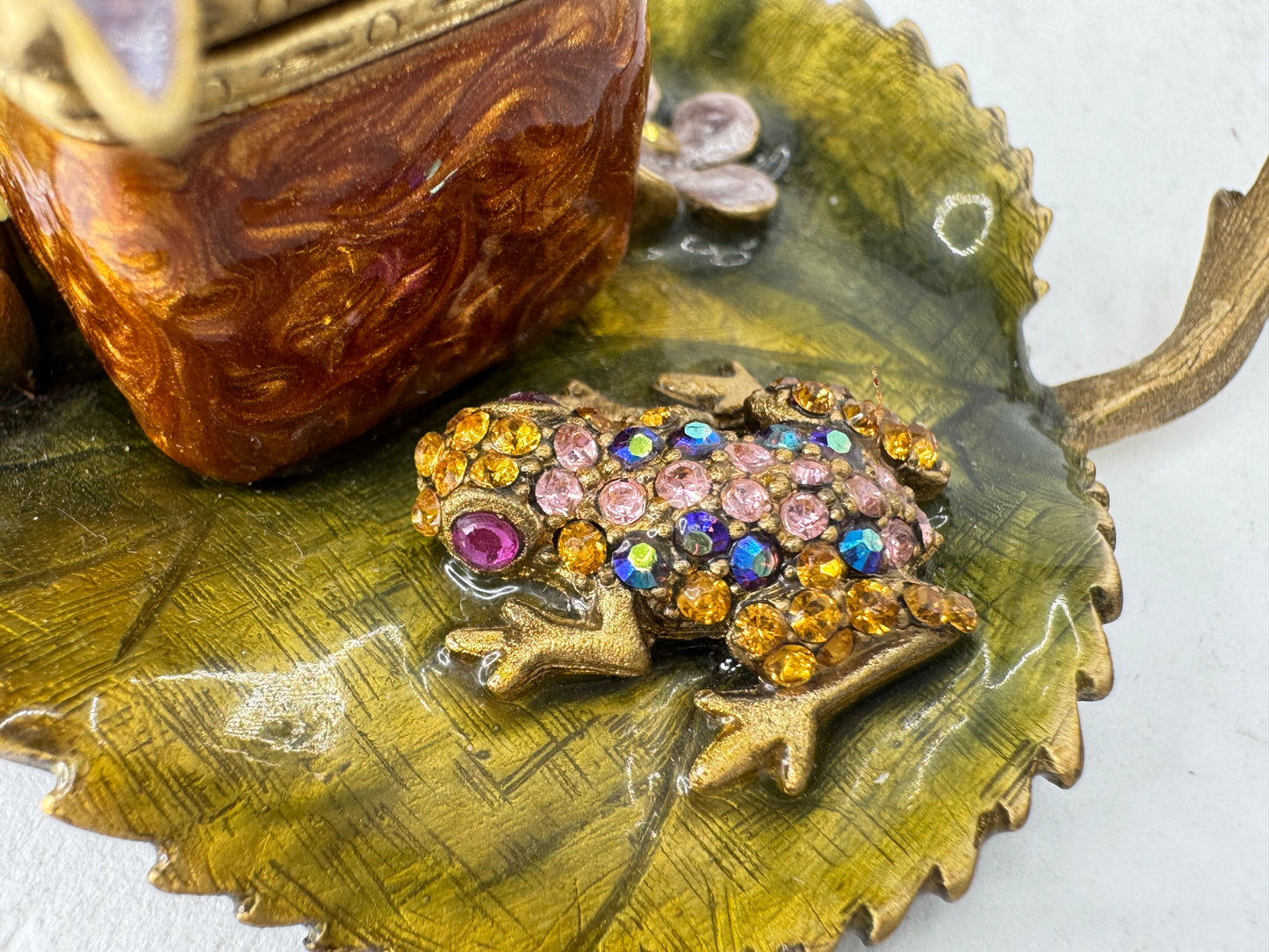 Vintage Jay Strongwater Frog Leaf Flower Jeweled Enameled Keepsake Box SS386