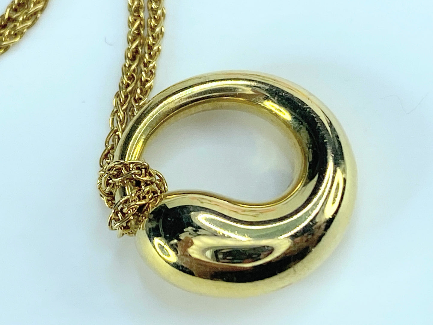 Tiffany & Co Elsa Peretti Eternal Circle 18k yellow gold necklace JR9227