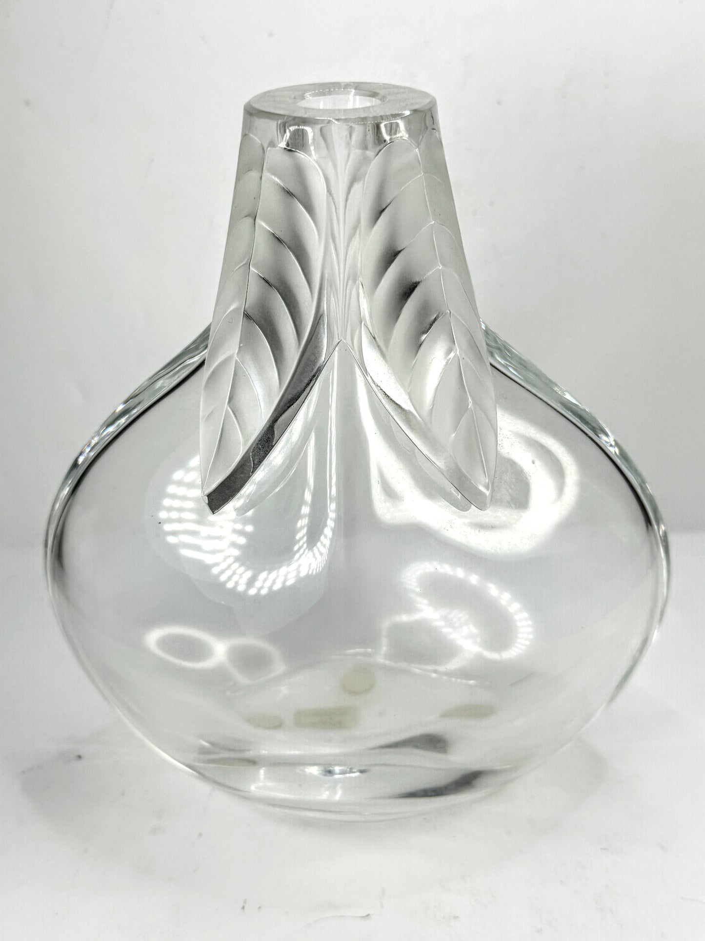 Art GlassVintage Lalique France Frosted Crystal Osumi Leaf Vase mint A984