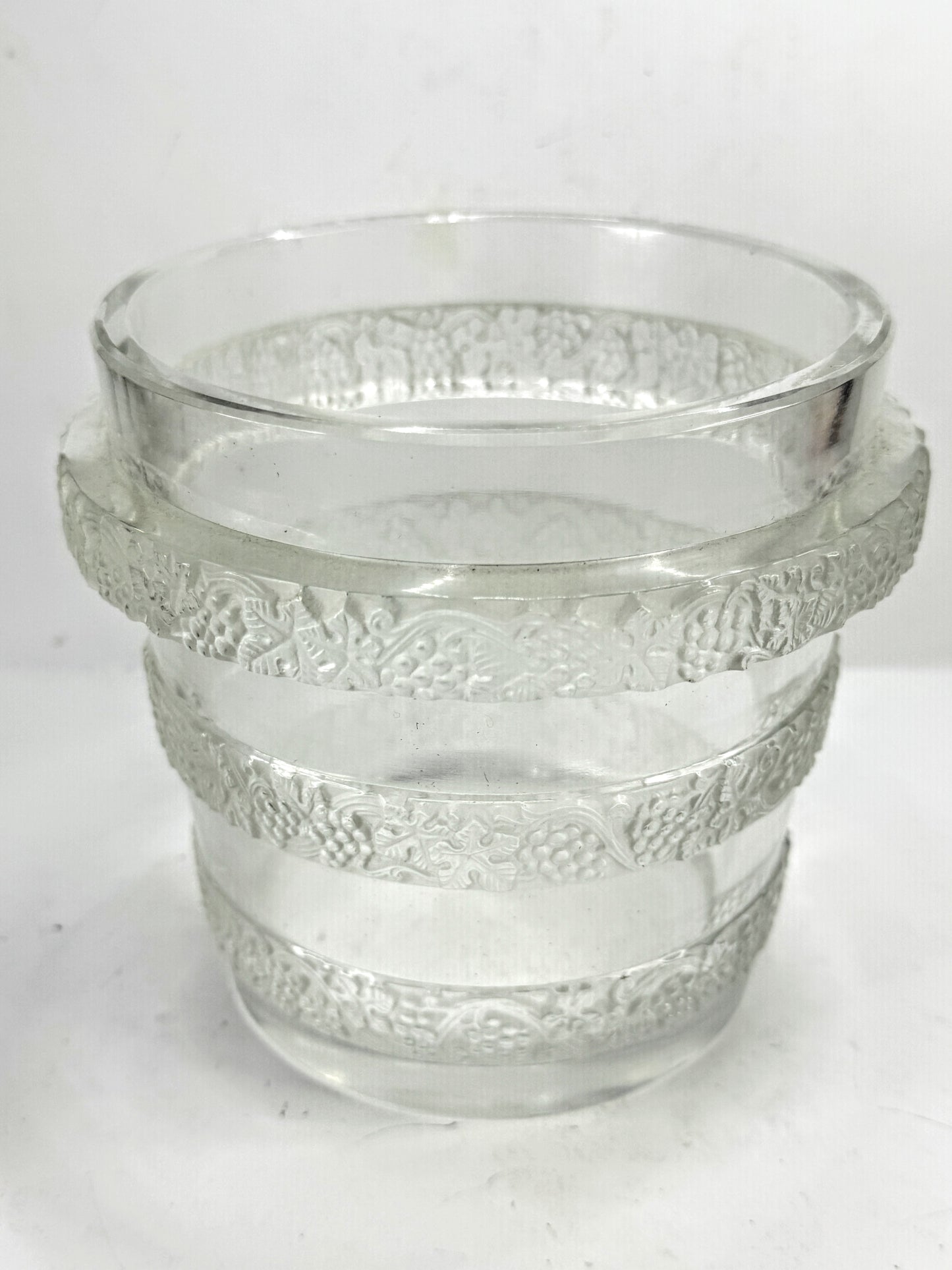 Vintage Lalique Ricquewihr Frosted Crystal Grapes Vase A985
