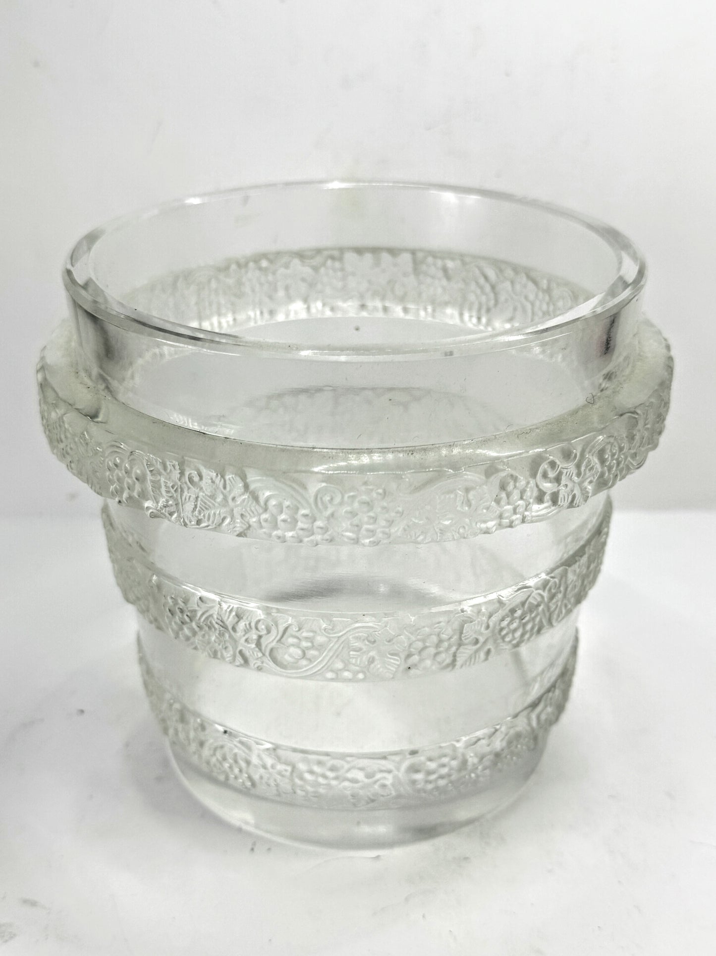 Vintage Lalique Ricquewihr Frosted Crystal Grapes Vase A985