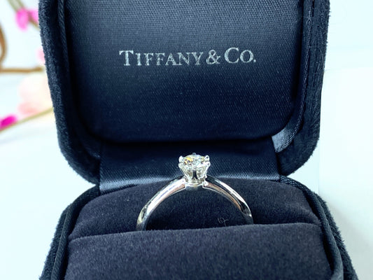 Tiffany & Co. 0.4ct H/VS1 Round Brilliant Cut Diamond Engagement Ring JR0007