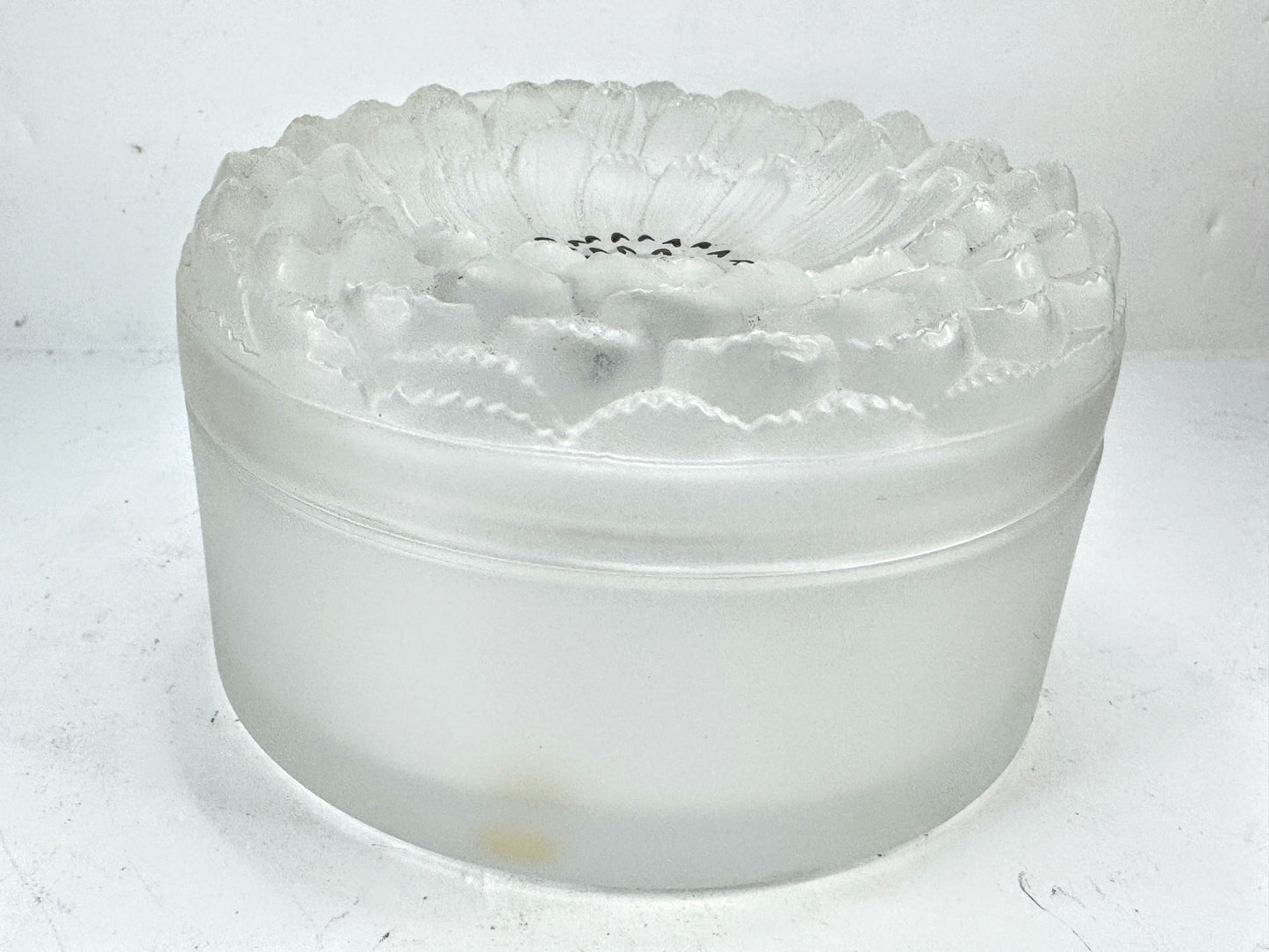 Lalique crystal powder box / vanity box, Dahlia model - signed Lidded Jar A989