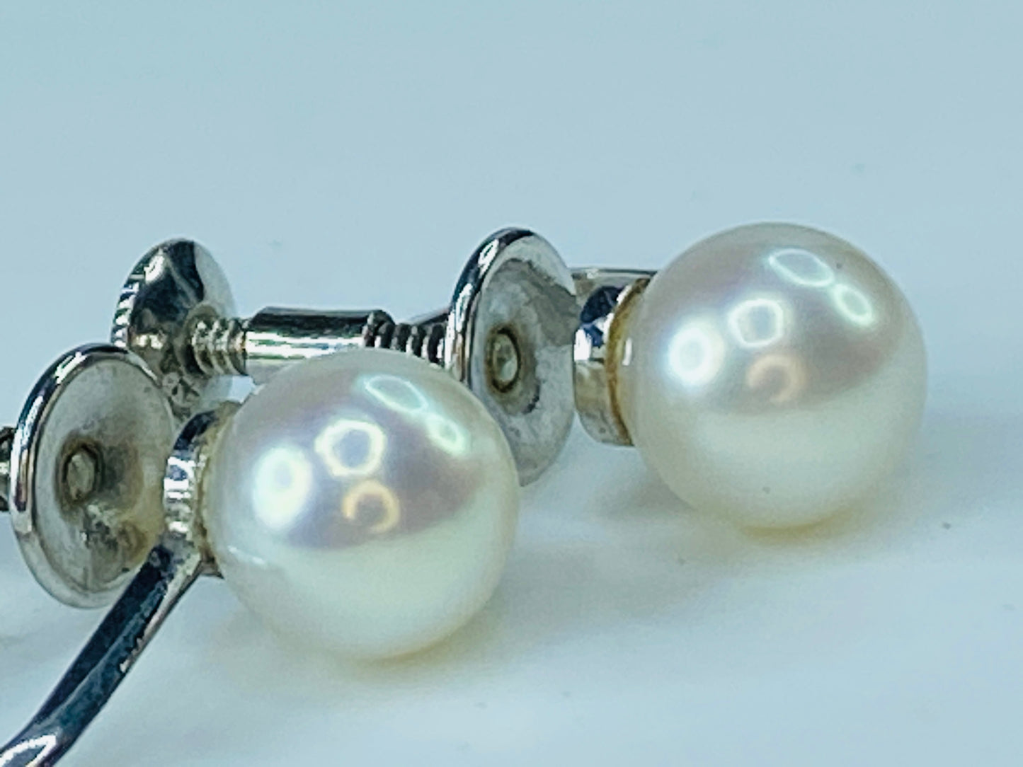 c1970 Mikimoto 7.35mm Akoya Cultured Pearl 9K gold screw on earrings 3.0g JR8599