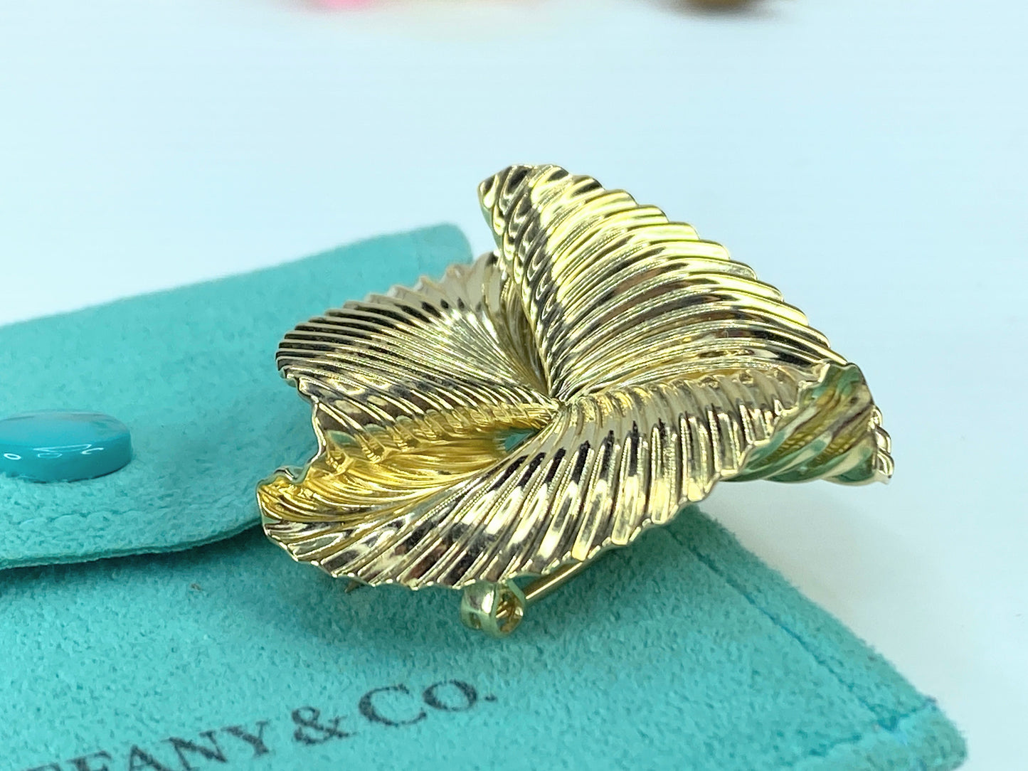 Tiffany & Co. 14K George Schuler Ribbon Brooch JR9245