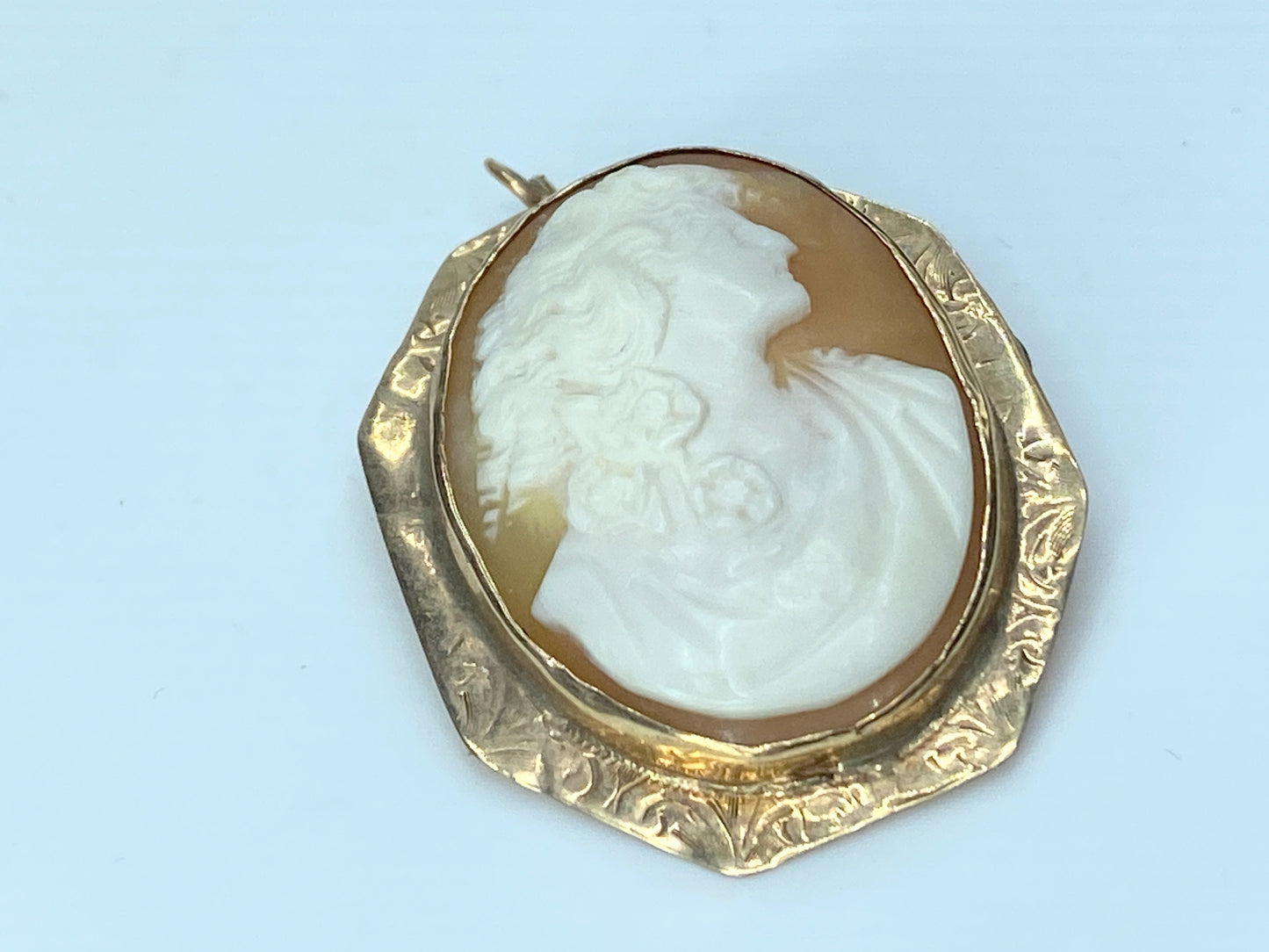 14K yellow gold Victorian Cameo Brooch in Rose Gold 1 3/8" 7.4g JR0013