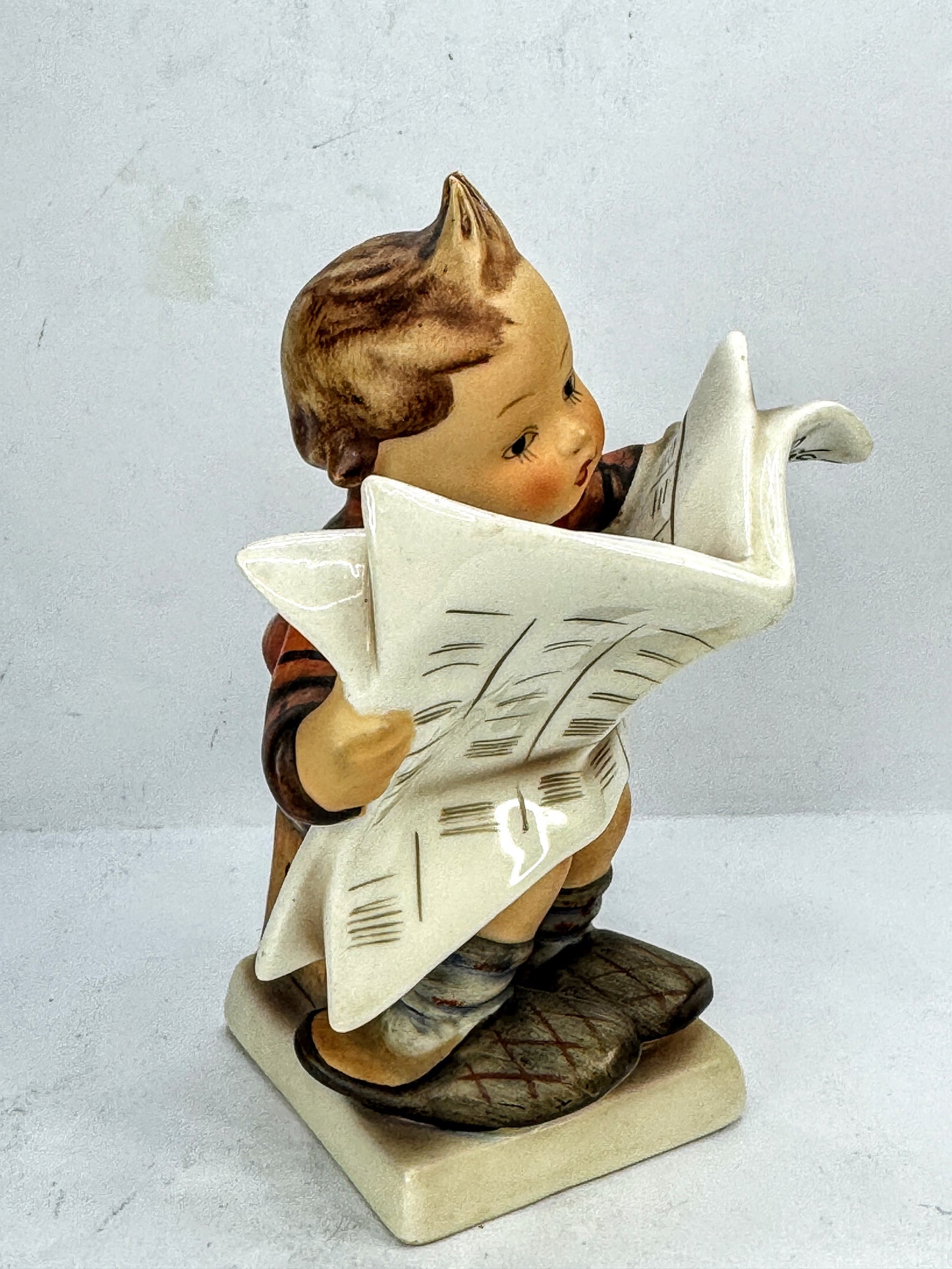 Vintage Hummel Latest News 184 TMK-2 Full Bee Newspaper Boy Germany A1004
