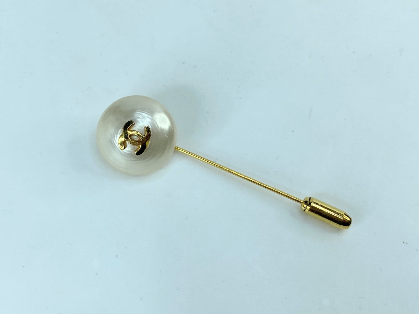 CHANEL Vintage Pearl CC Logo Lapel Pin with pouch GS688