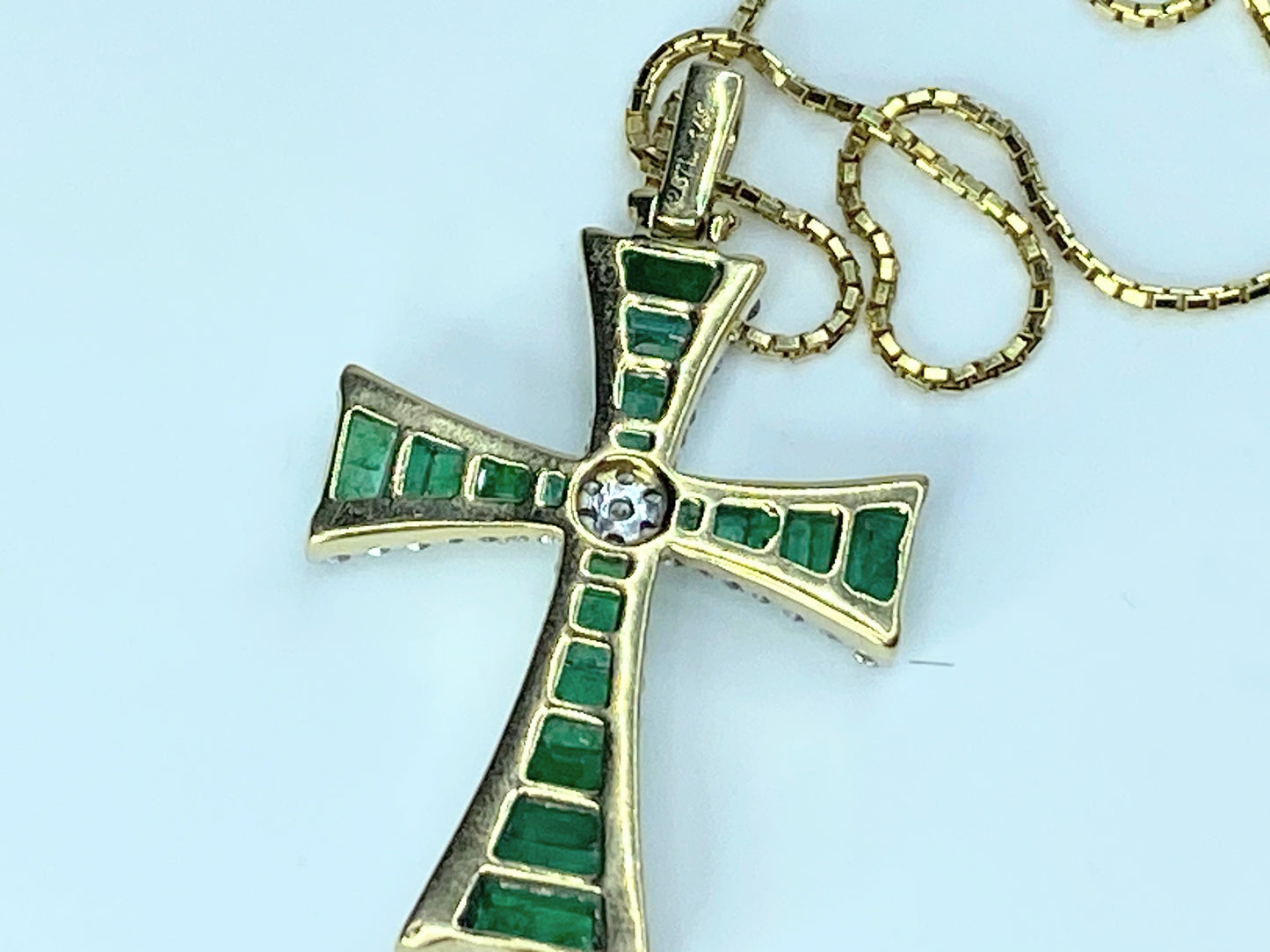 14K Gold 3.85ct Baguette cut G/VS2 Emerald Cross Diamond Pendant Necklace JR0016