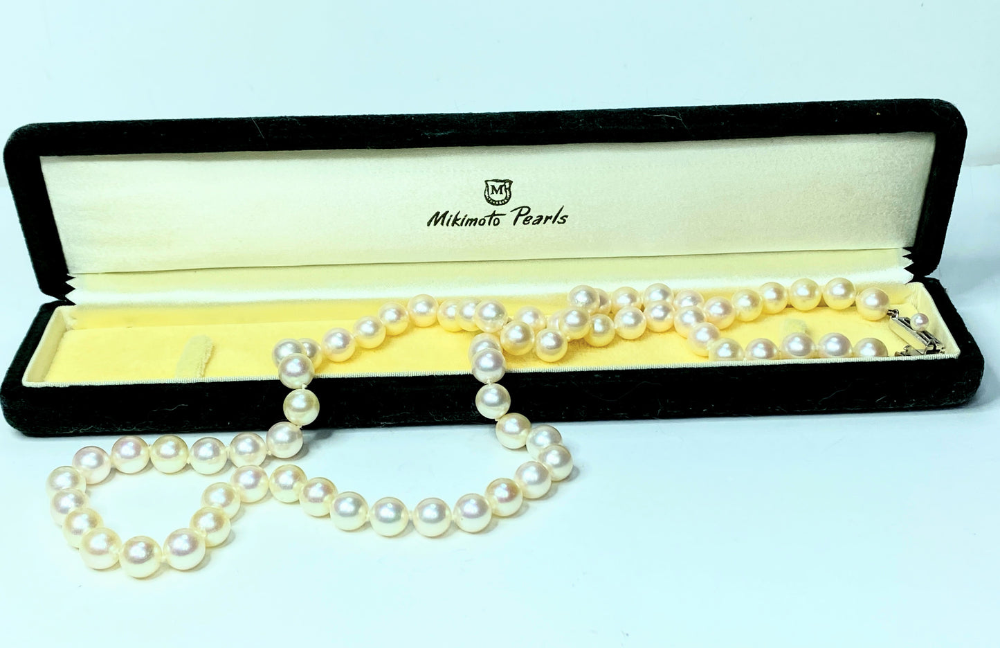 Mikimoto 7.6mm Akoya cultured Pearl 14 Karat c1970's necklace