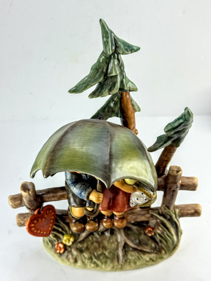 Goebel Hummel "April Shower" HUM 610 Special Edition Figurine mint A1016
