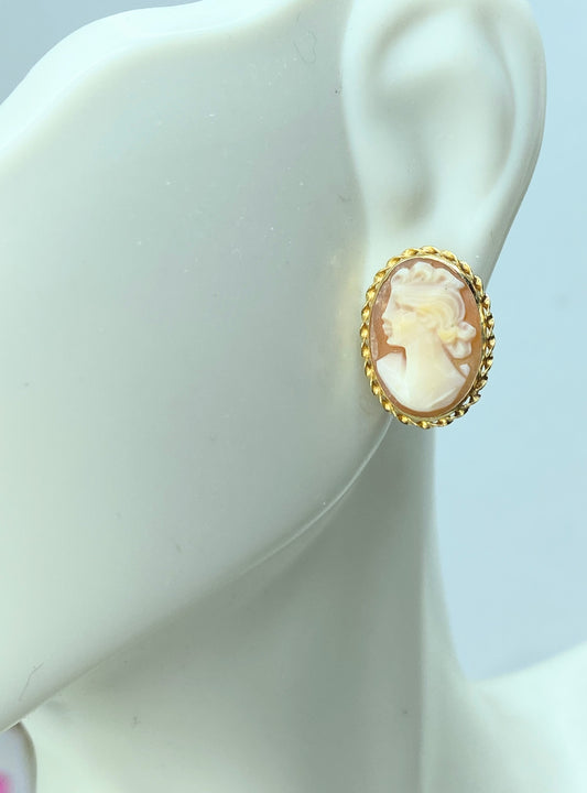 14K yellow gold Shell Cameo oval twisted top bezel earrings 2.3g JR9865