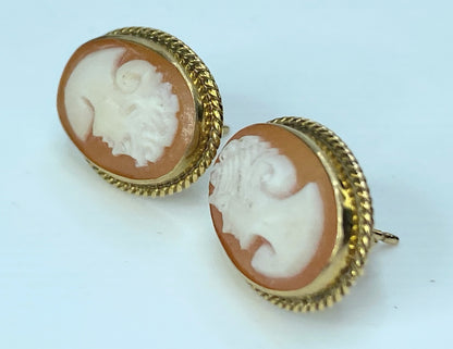 c1990 14K yellow gold Shell Cameo oval twisted top bezel earrings 2.8g JR9866