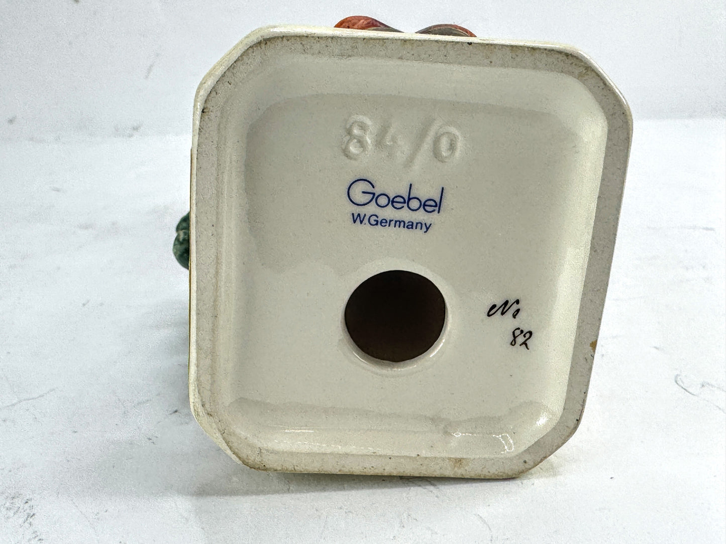 Vintage Goebel Hummel Worship 84/0 Prayer Figurine TMK-7 1982 A1013