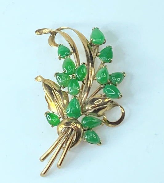 Vintage Floral Green Jade Brooch in 14k Yellow Gold