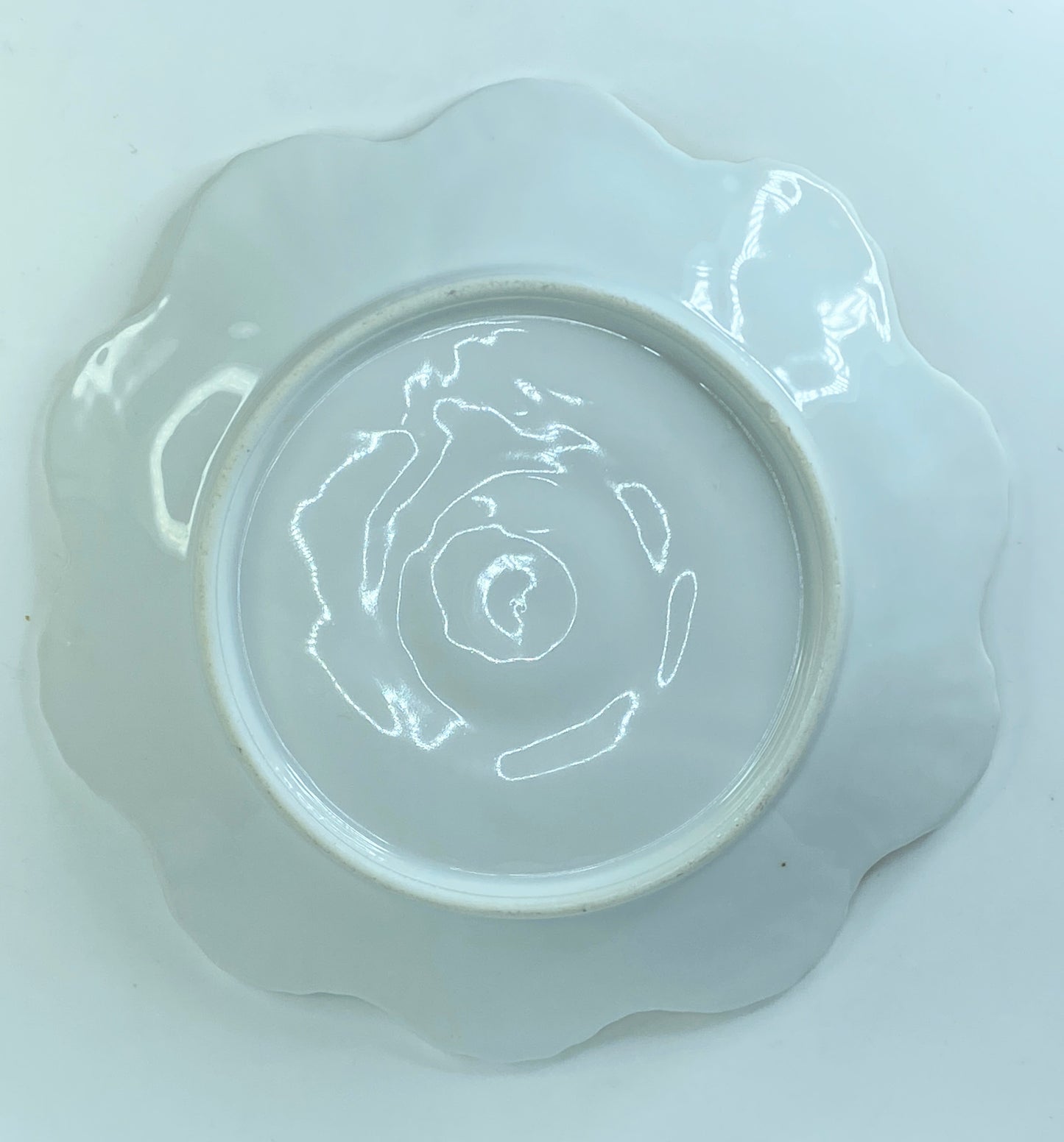 Antique German Gold Trim Scallop Edge Purple Shell Highlight oyster plate A523