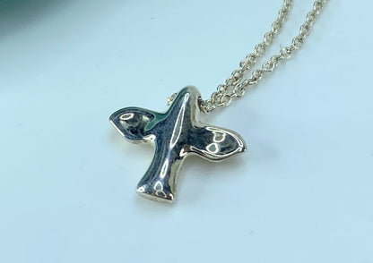 Tiffany & Co. Elsa Peretti Small Dove Bird Pendant Necklace JR9315