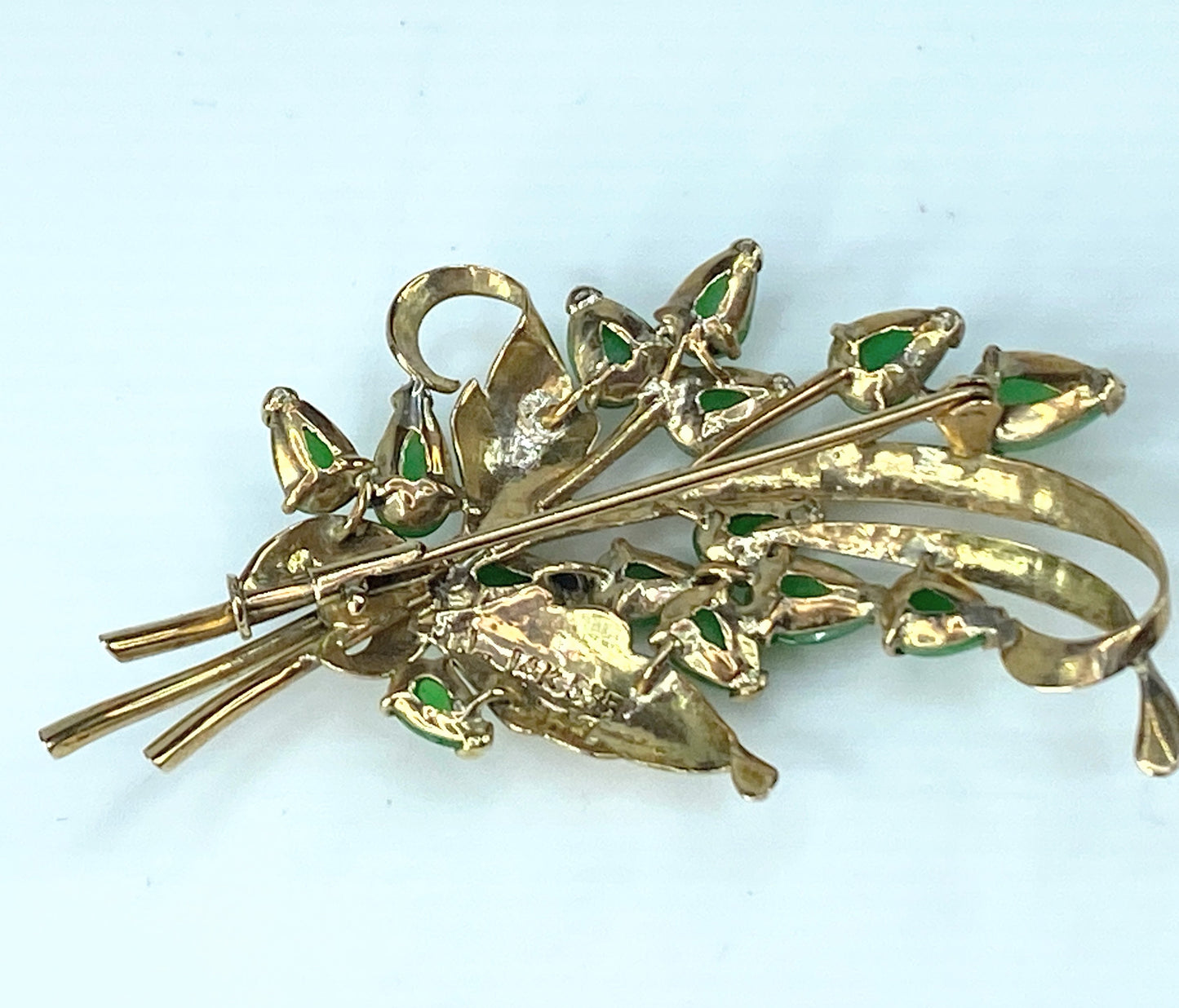 Vintage Floral Green Jade Brooch in 14k Yellow Gold