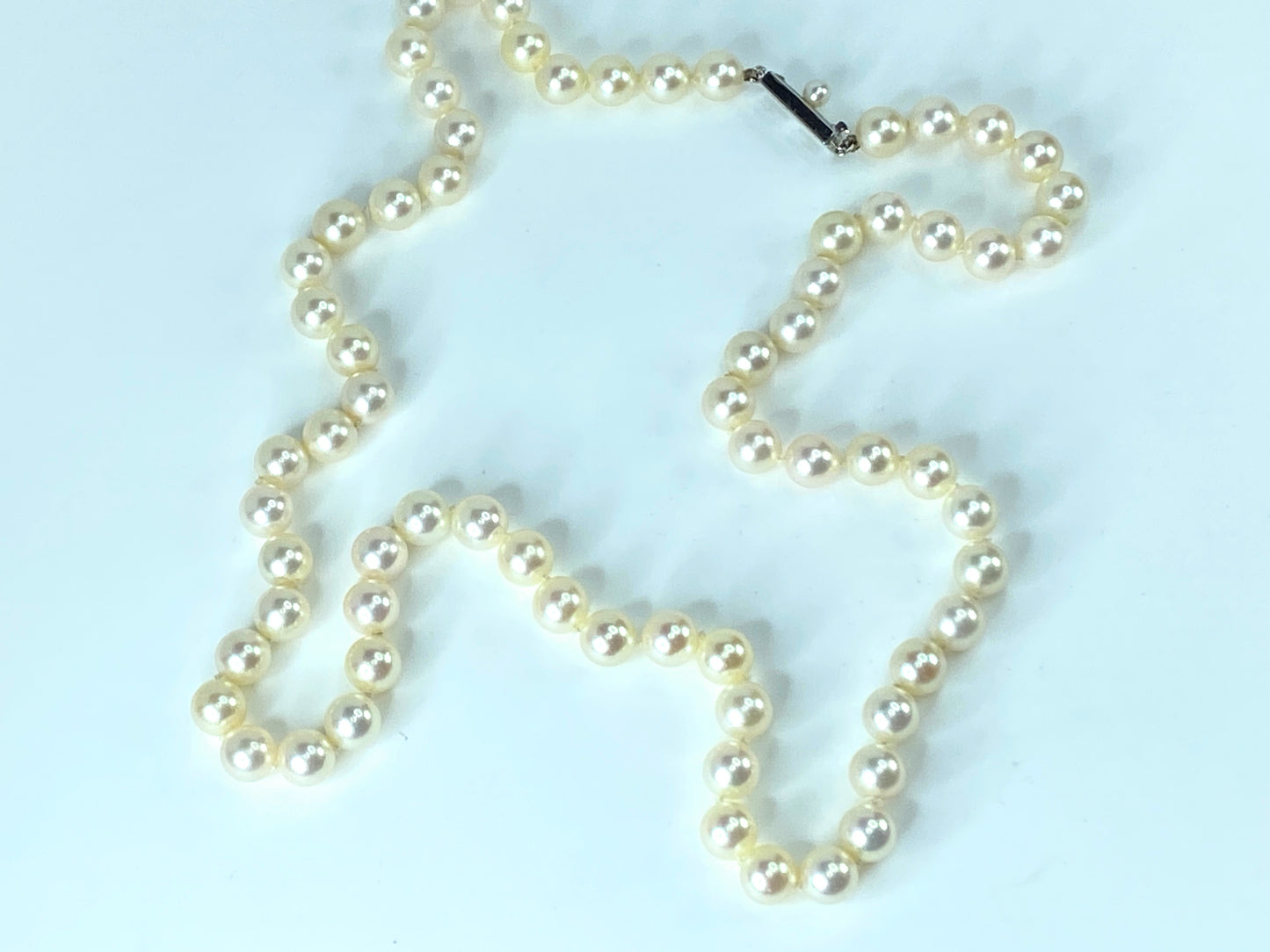 Mikimoto 7.6mm Akoya cultured Pearl 14 Karat c1970's necklace