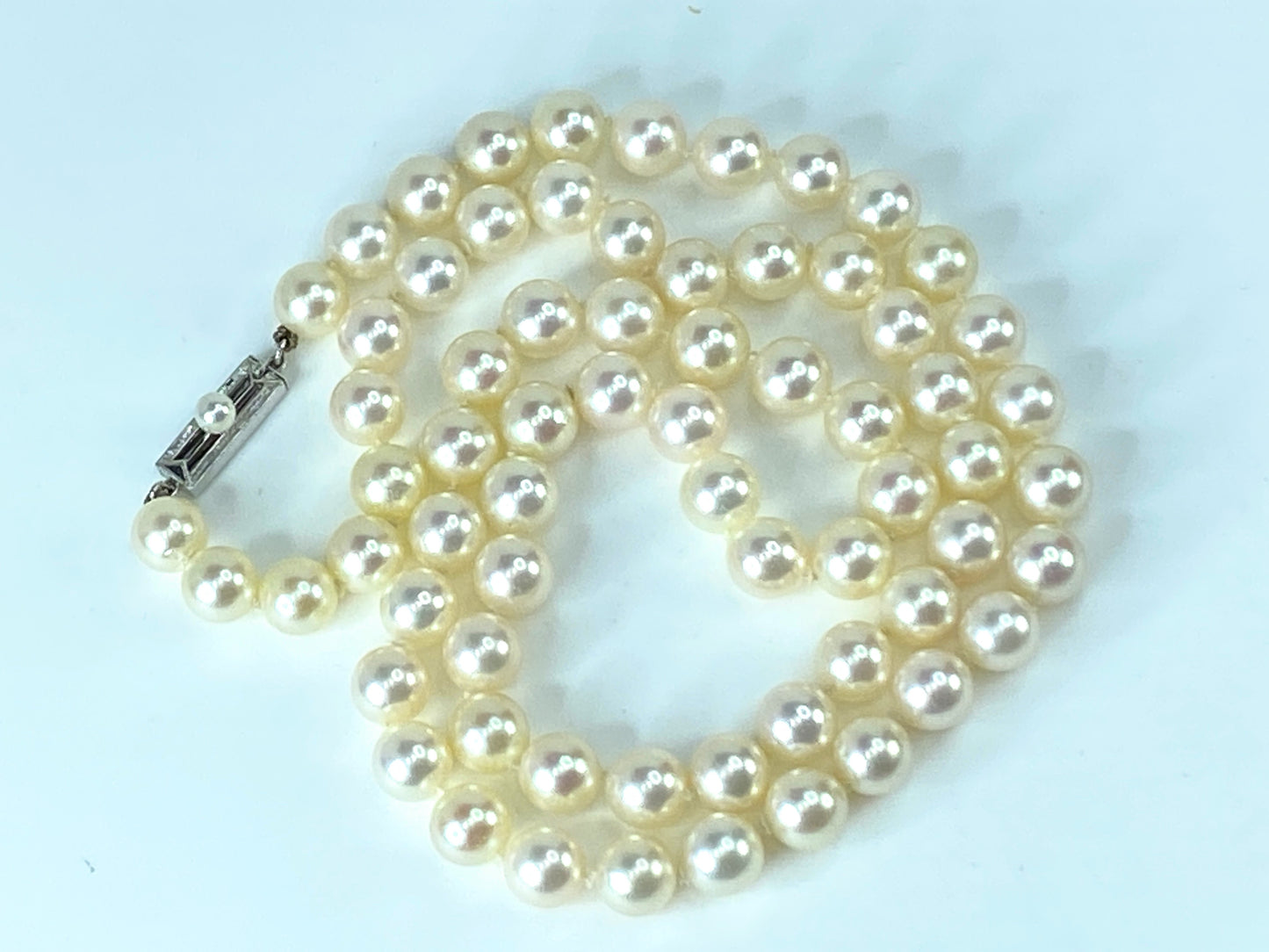 Mikimoto 7.6mm Akoya cultured Pearl 14 Karat c1970's necklace