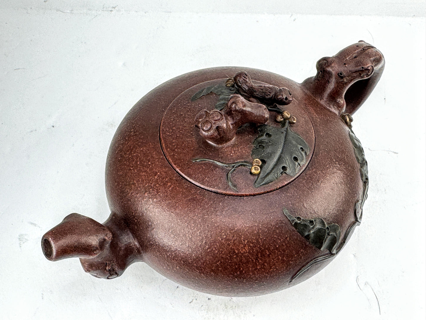 Vintage Classic Yixing Zisha 宜興紫砂 Squirrel and Grapevine Clay Teapot w/org box A1027