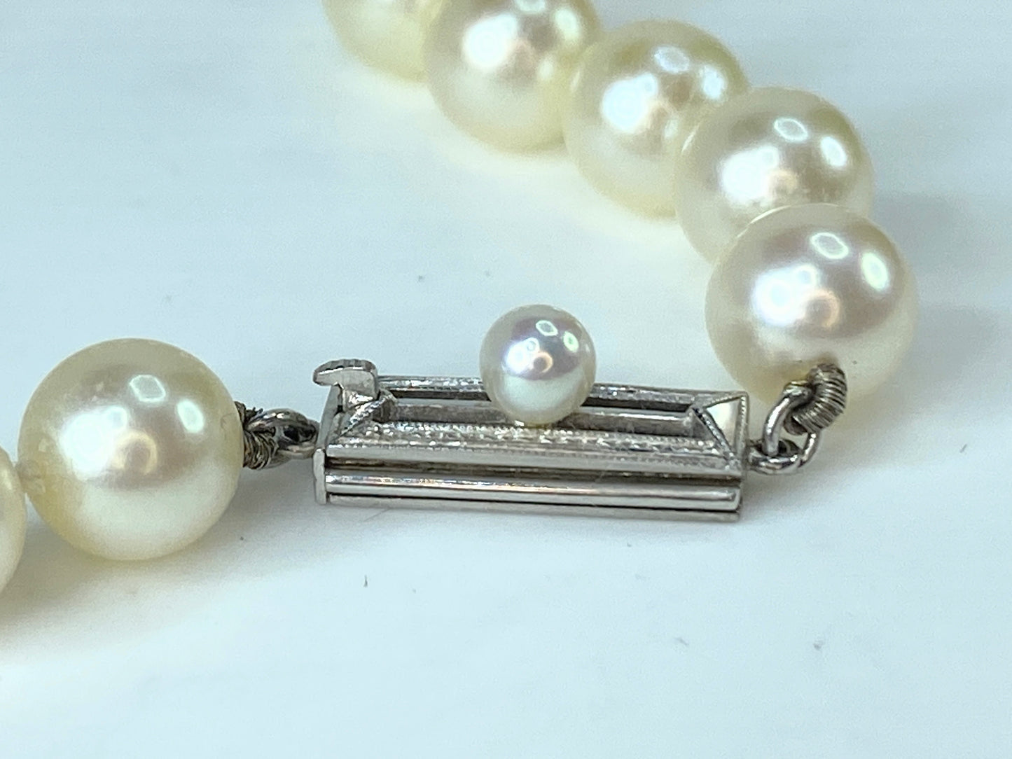 Mikimoto 7.6mm Akoya cultured Pearl 14 Karat c1970's necklace