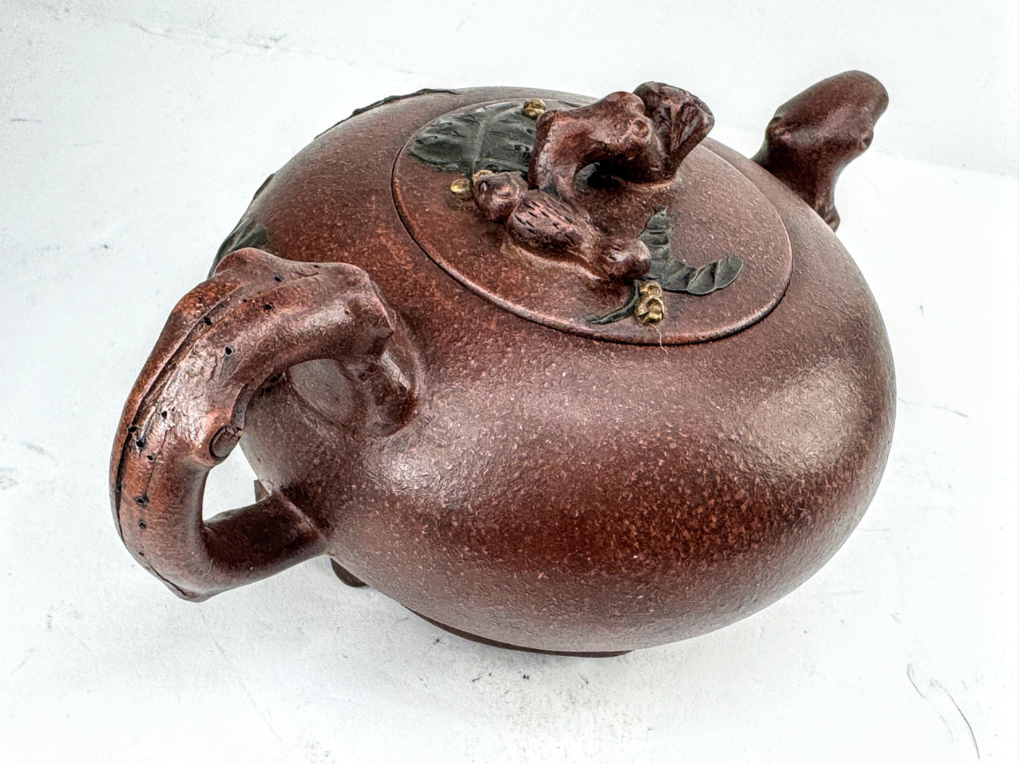 Vintage Classic Yixing Zisha 宜興紫砂 Squirrel and Grapevine Clay Teapot w/org box A1027