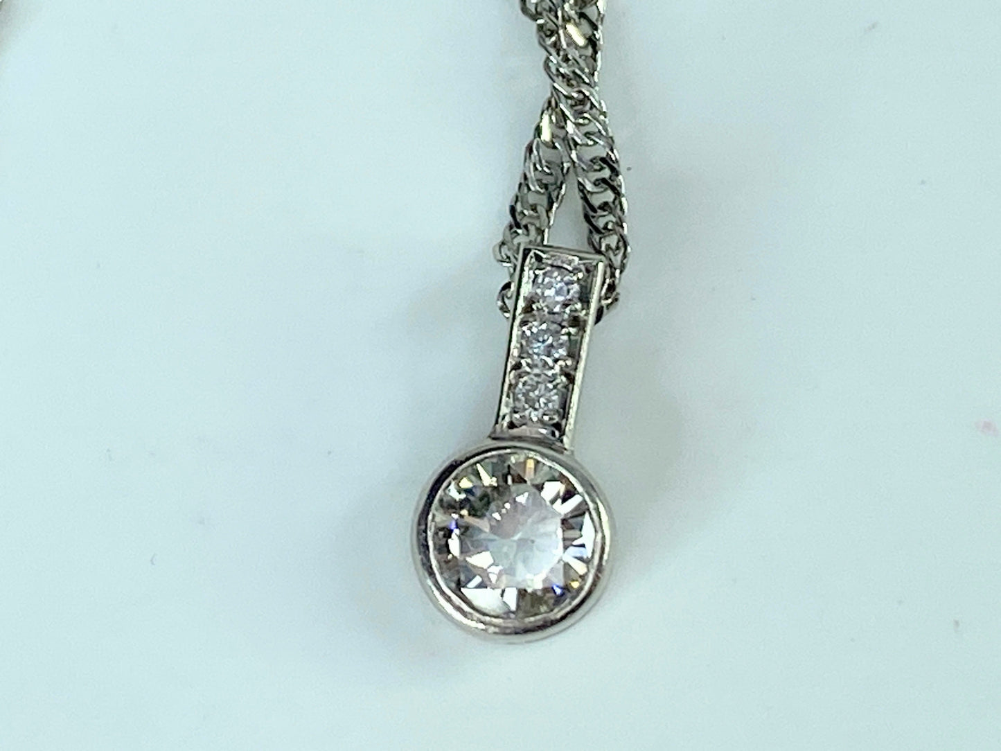 Platinum 0.71ct H/S12 round brilliant pendant necklace 15.5"4.4g JR9878