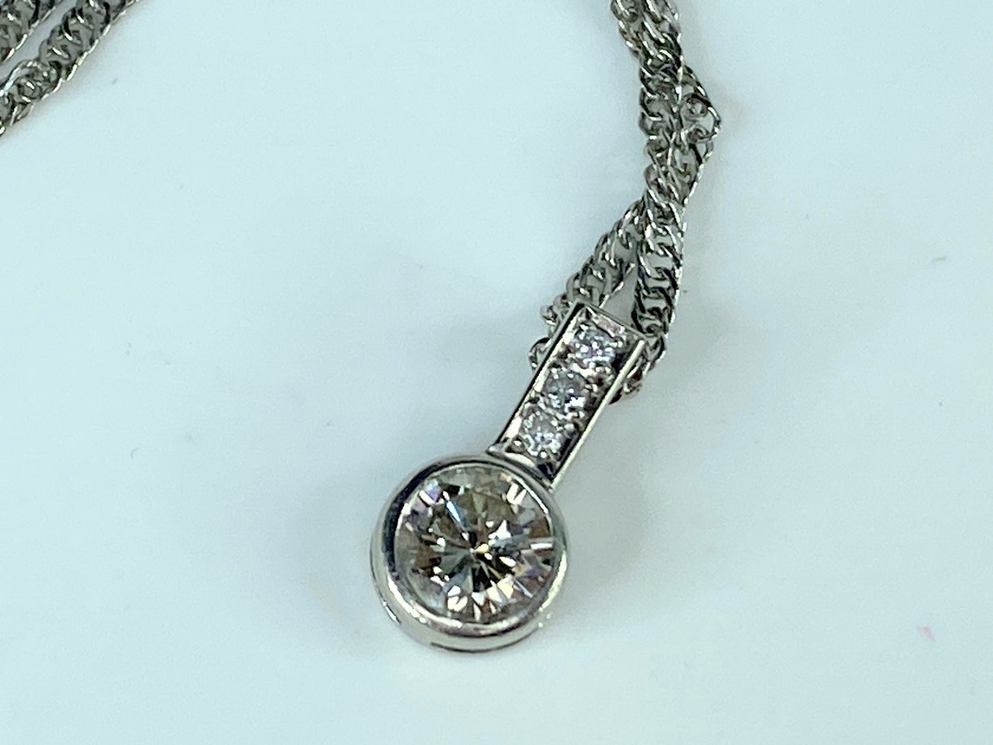 Platinum 0.71ct H/S12 round brilliant pendant necklace 15.5"4.4g JR9878