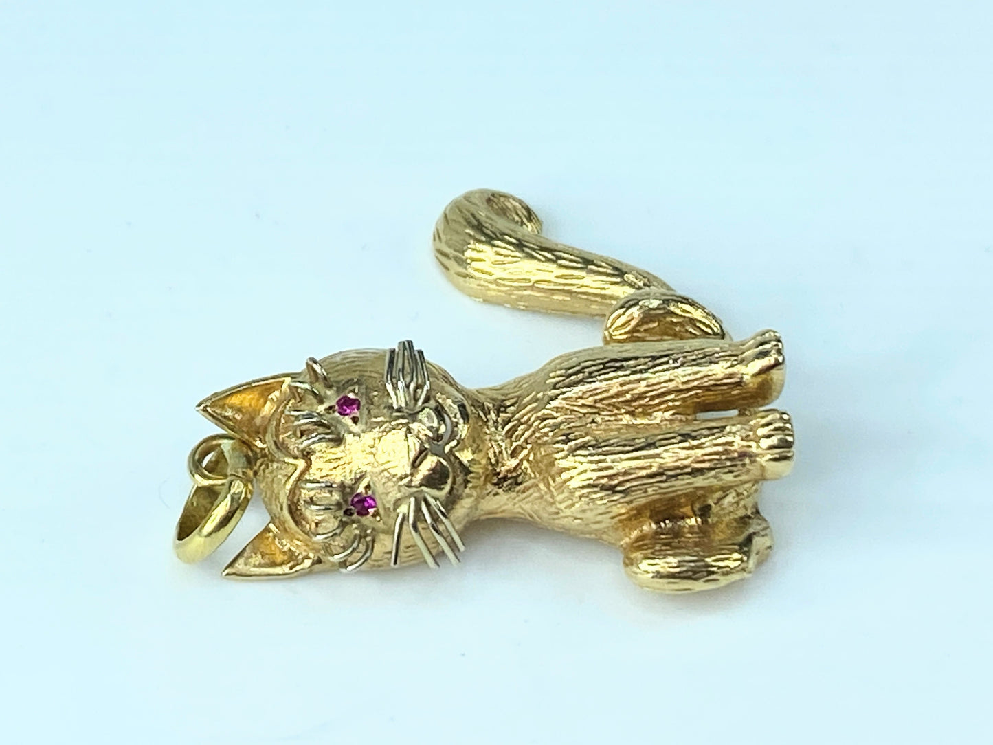 Vintage sitting Cat with Ruby eyes long eyelashes 14 karat brooch