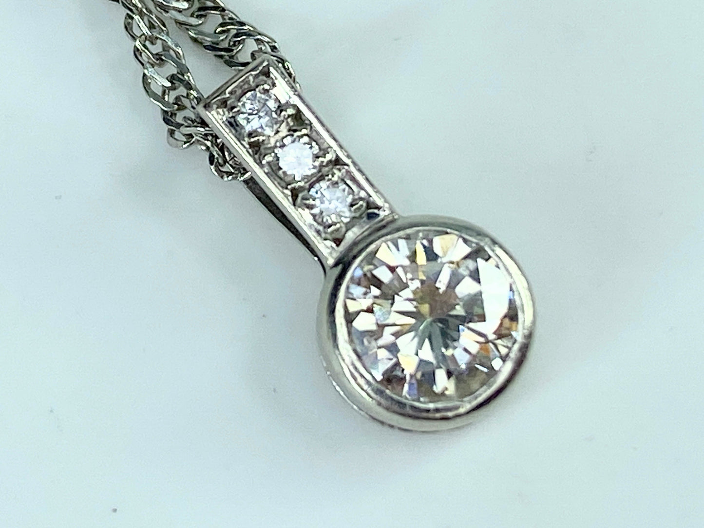 Platinum 0.71ct H/S12 round brilliant pendant necklace 15.5"4.4g JR9878