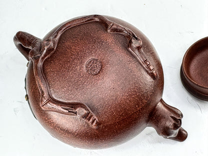 Vintage Classic Yixing Zisha 宜興紫砂 Squirrel and Grapevine Clay Teapot w/org box A1027