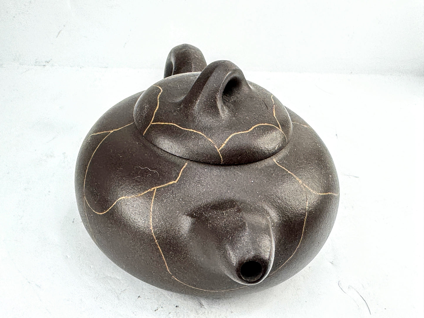 Vintage 1970s Handmade Yixing Zisha Gold Gilt Incised Scholar Teapot A1017