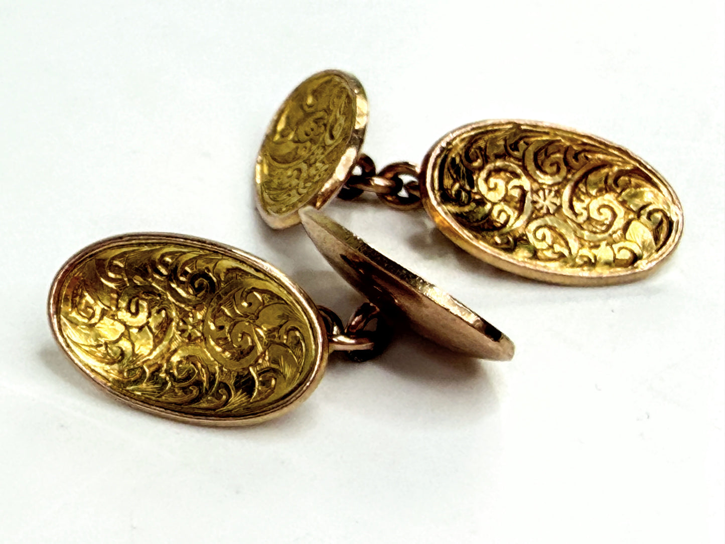 Antique 10K Gold Oval Engine Turn Engraved Fine Jewelry SS330