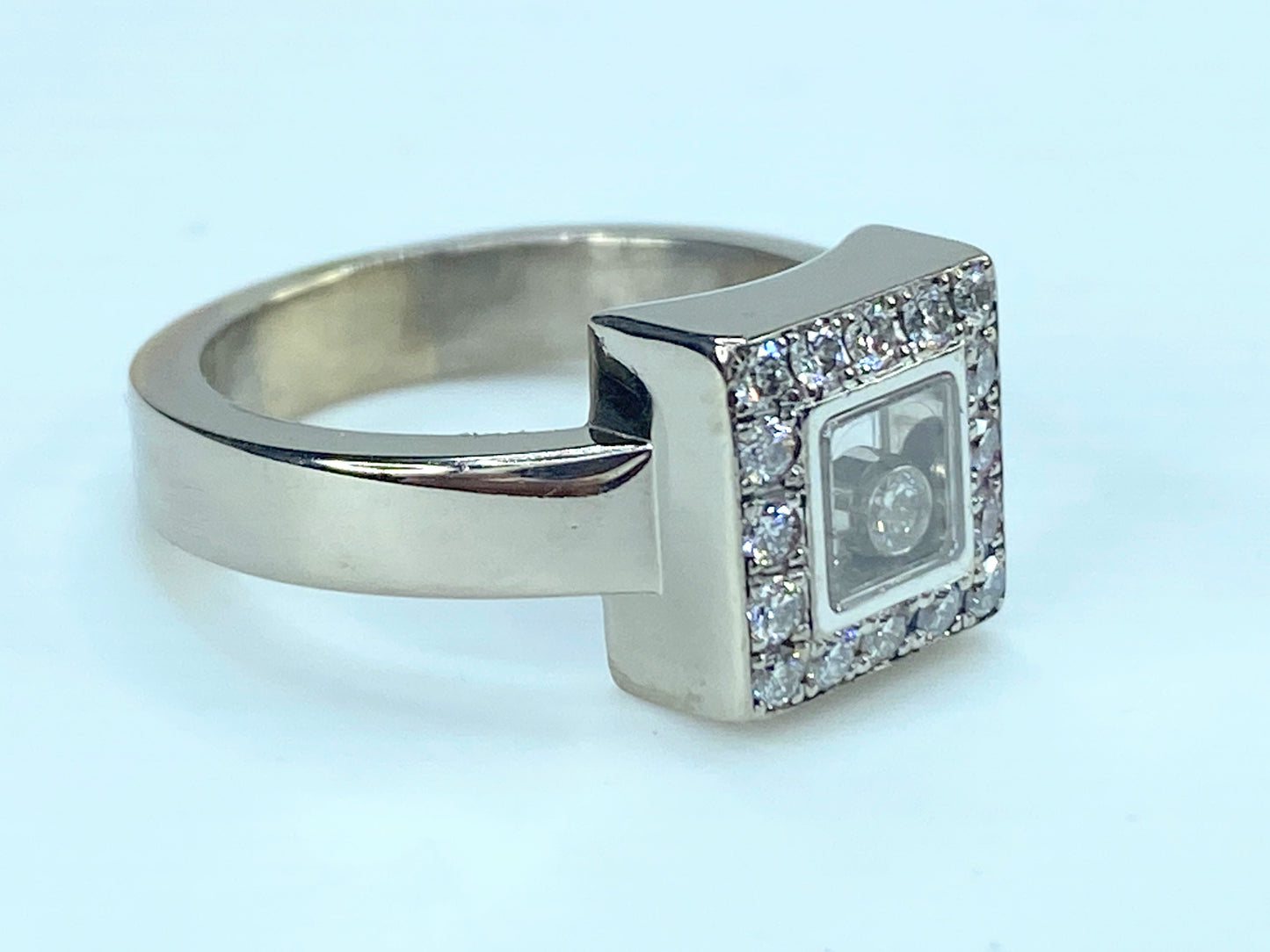 Chopard 18k White Gold Diamond "Happy Diamond" Ring JR9318