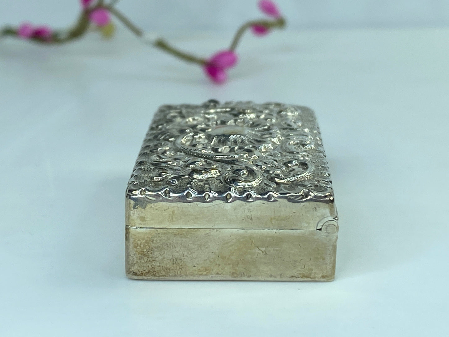 Antique Art Nouveau sterling Silver Postage Stamp Box Flowers chiseled 42g SS99