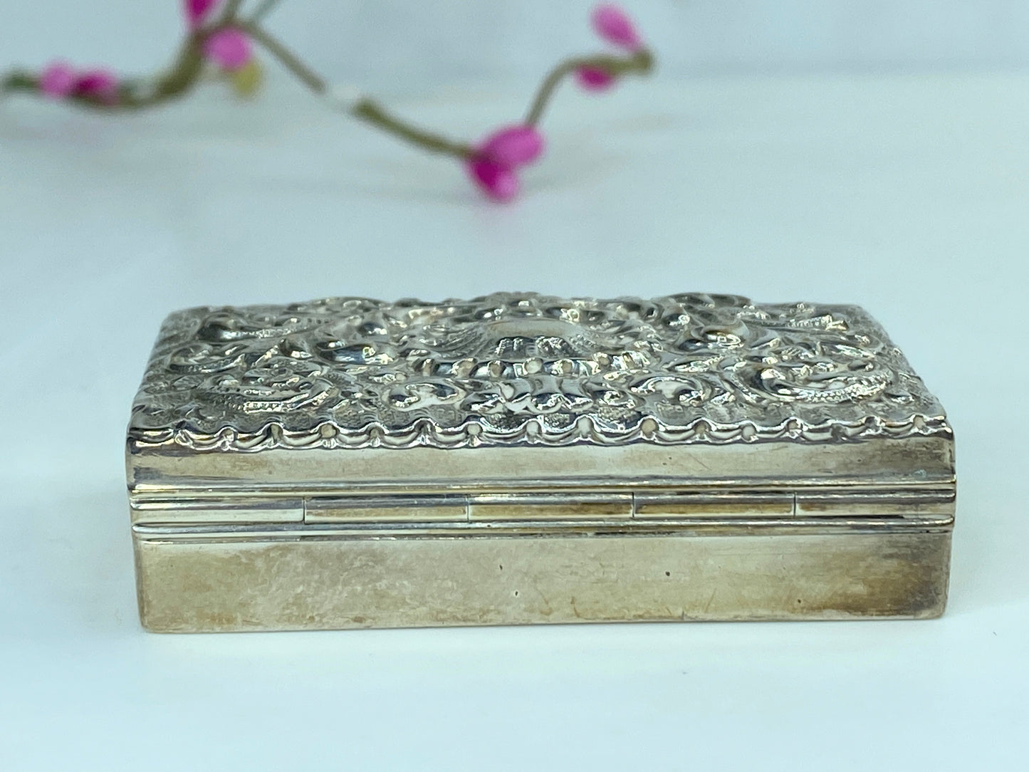 Antique Art Nouveau sterling Silver Postage Stamp Box Flowers chiseled 42g SS99
