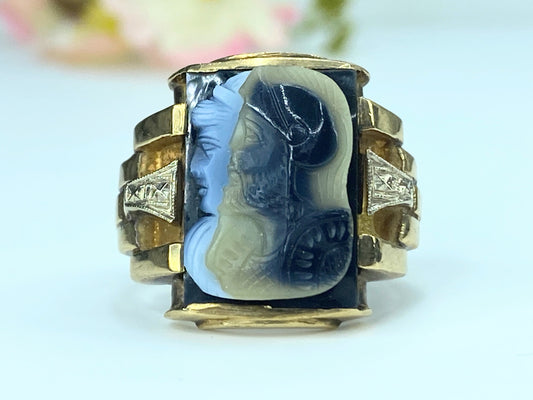 Yellow Gold Banded Agate Men's Ring 10k Carved Cameo Ancient Warrior 9.4g JR9278