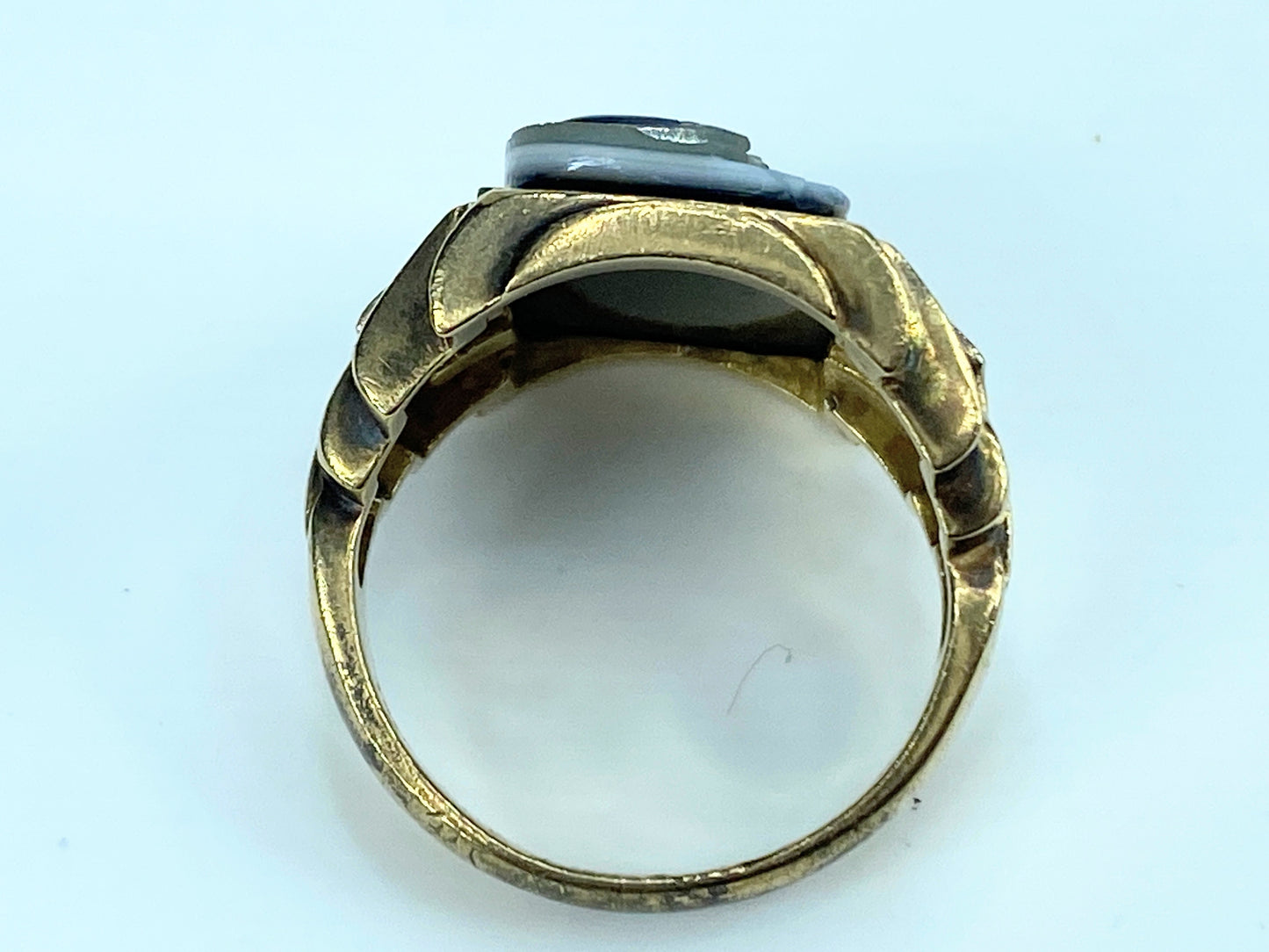 Yellow Gold Banded Agate Men's Ring 10k Carved Cameo Ancient Warrior 9.4g JR9278