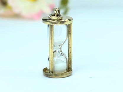 Sand Clock Charm - 14 Karat Gold - 1960's Vintage Hourglass Pendant JR9279