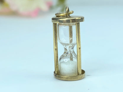 Sand Clock Charm - 14 Karat Gold - 1960's Vintage Hourglass Pendant JR9279