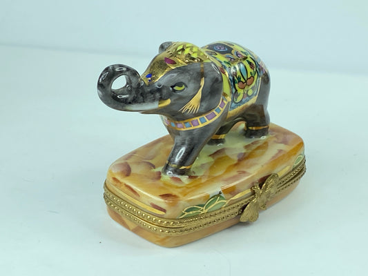 Limoges Peint Main Imperial Elephant France 3 3/4" x 2 1/2" x 1 3/4" A283