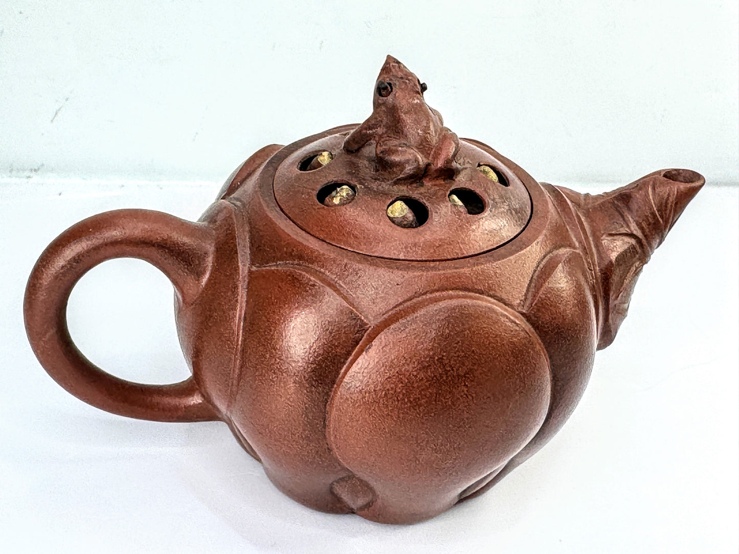 Vintage Yixing Zisha Lotus Pod Frog Teapot Movable Seeds 宜興紫砂蓮蓬青蛙活動蓮子手工茶壺 A1025