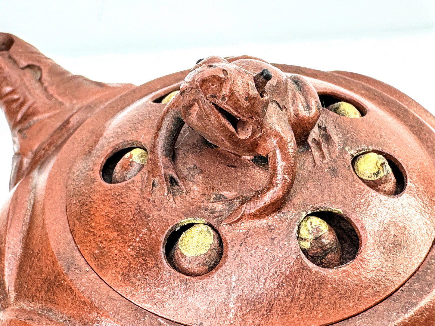 Vintage Yixing Zisha Lotus Pod Frog Teapot Movable Seeds 宜興紫砂蓮蓬青蛙活動蓮子手工茶壺 A1025